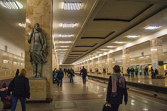 Izmaylovo Metro Station