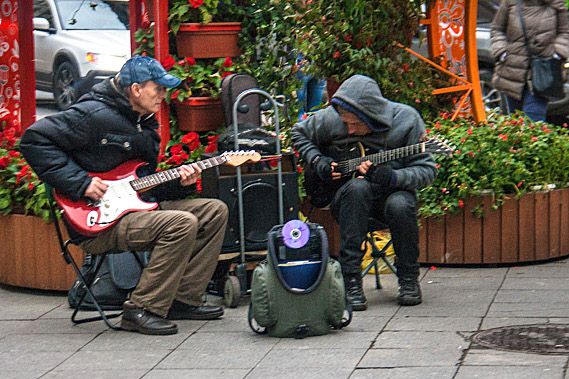 Buskers