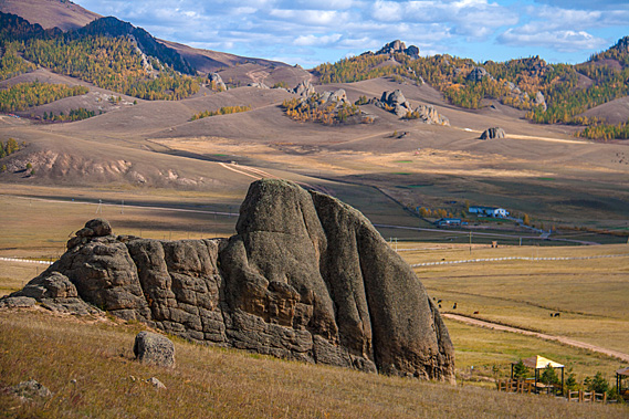 Outcrop with flat viewing platform