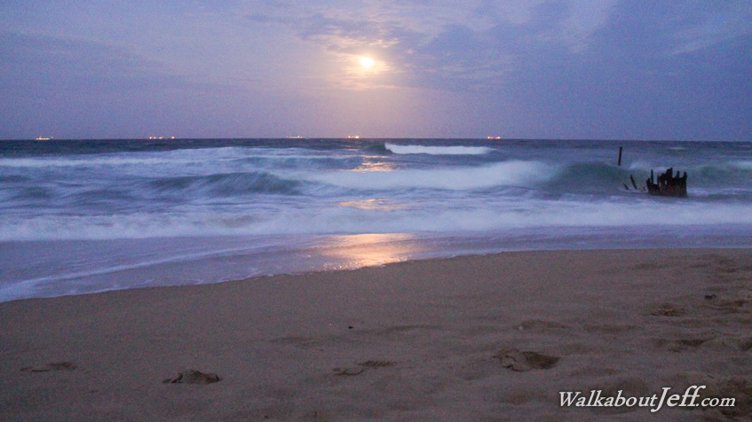 Moonrise over the Sunshine Coast